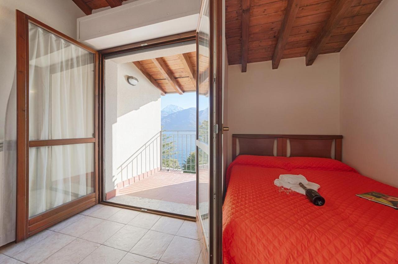 2-Bedroom Lakeview Apartment At The Lake Acquaseria エクステリア 写真