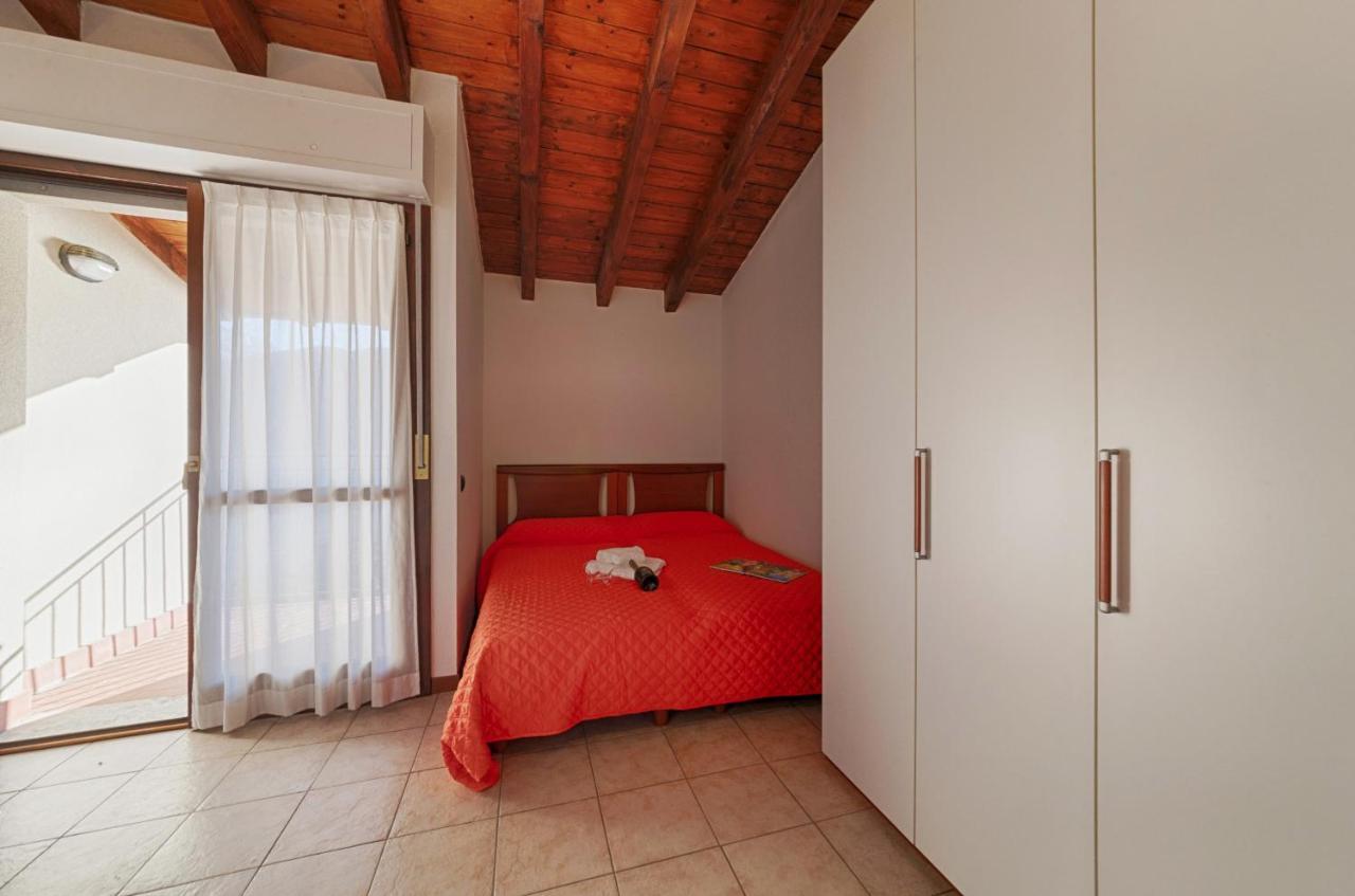2-Bedroom Lakeview Apartment At The Lake Acquaseria エクステリア 写真