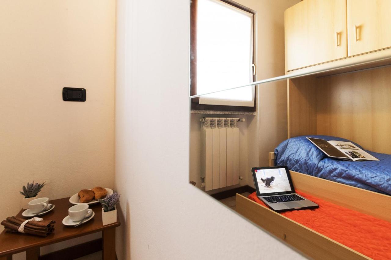 2-Bedroom Lakeview Apartment At The Lake Acquaseria エクステリア 写真